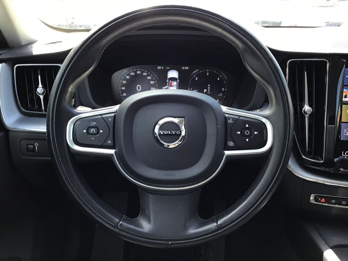 Volvo XC60 B4 (Diesel) Momentum Pro AWD Navi Cam foto 17