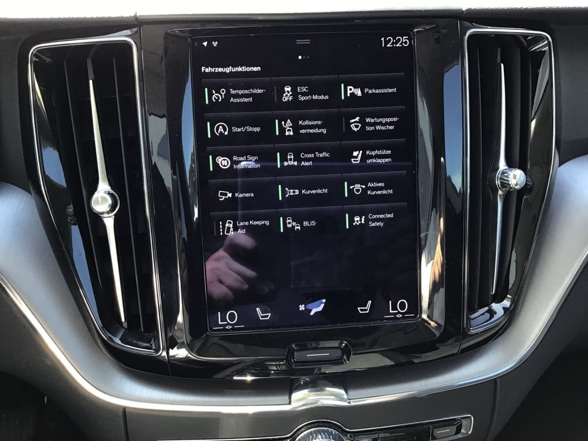 Volvo XC60 B4 (Diesel) Momentum Pro AWD Navi Cam foto 22