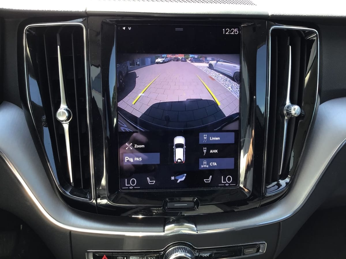 Volvo XC60 B4 (Diesel) Momentum Pro AWD Navi Cam foto 23