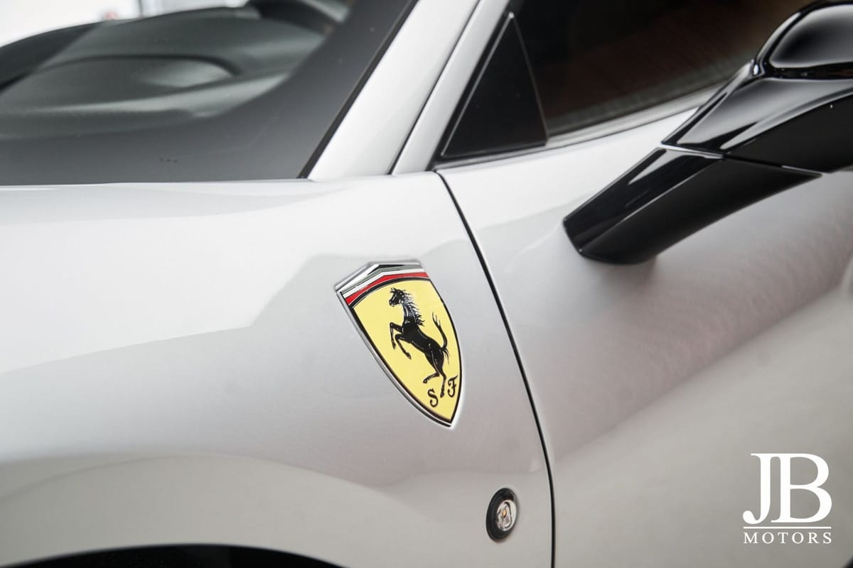 Ferrari F8 Tributo Carbon Lift Racing Seat CarPlay foto 12