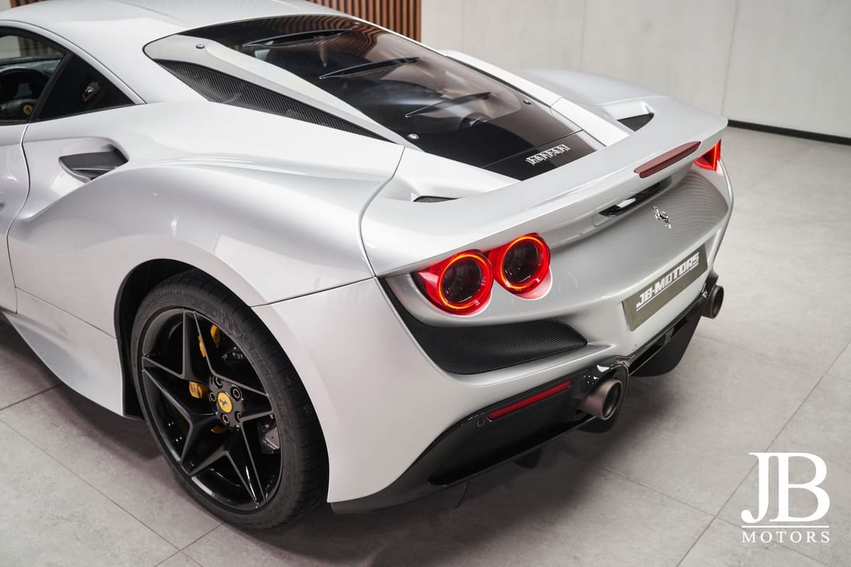 Ferrari F8 Tributo Carbon Lift Racing Seat CarPlay foto 17