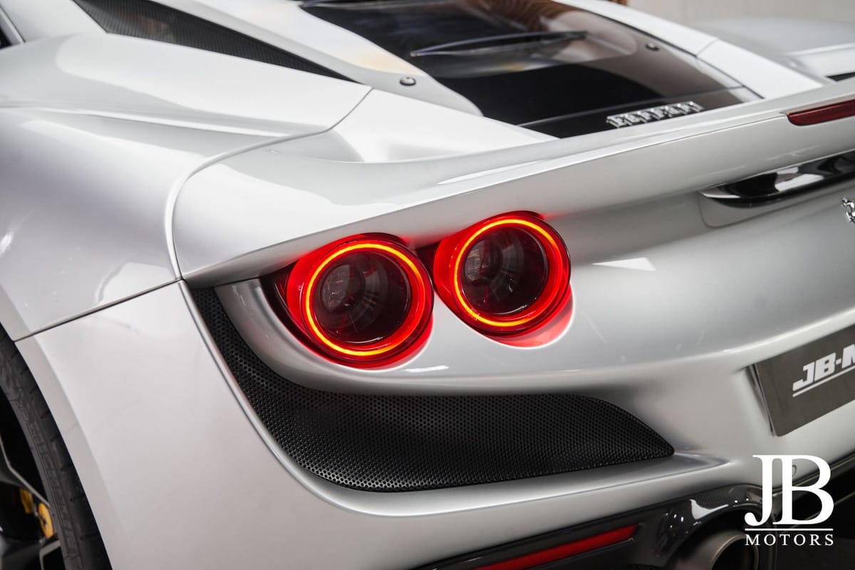 Ferrari F8 Tributo Carbon Lift Racing Seat CarPlay foto 18