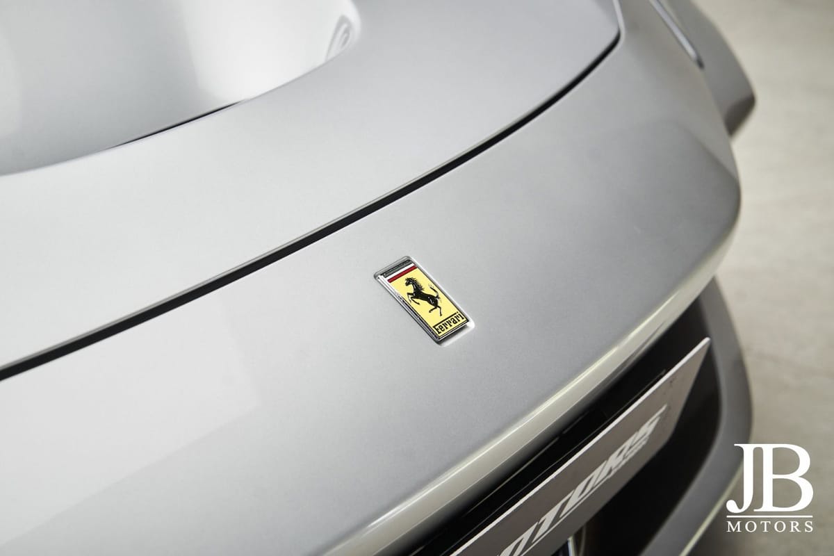 Ferrari F8 Tributo Carbon Lift Racing Seat CarPlay foto 7