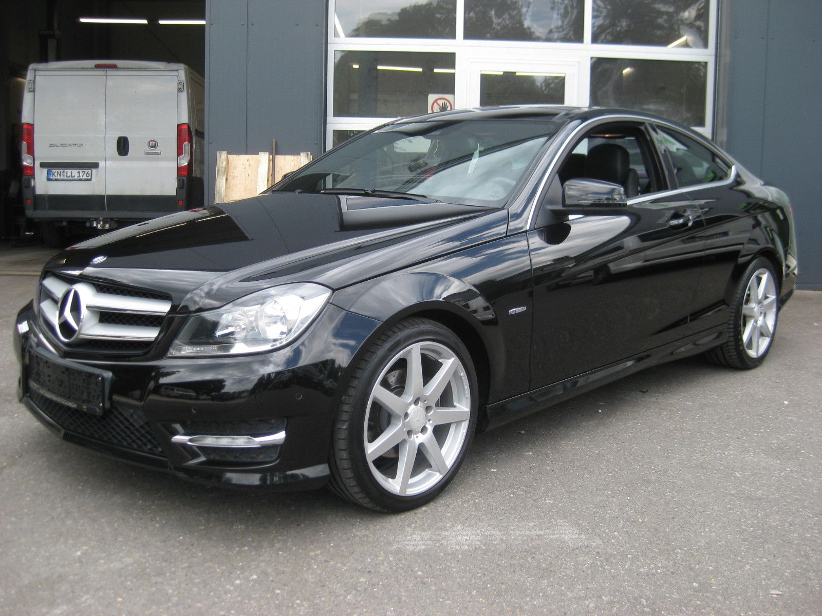 Mercedes-Benz C 220 CDI Coupe "AMG-LINE- PANO - LEDER"