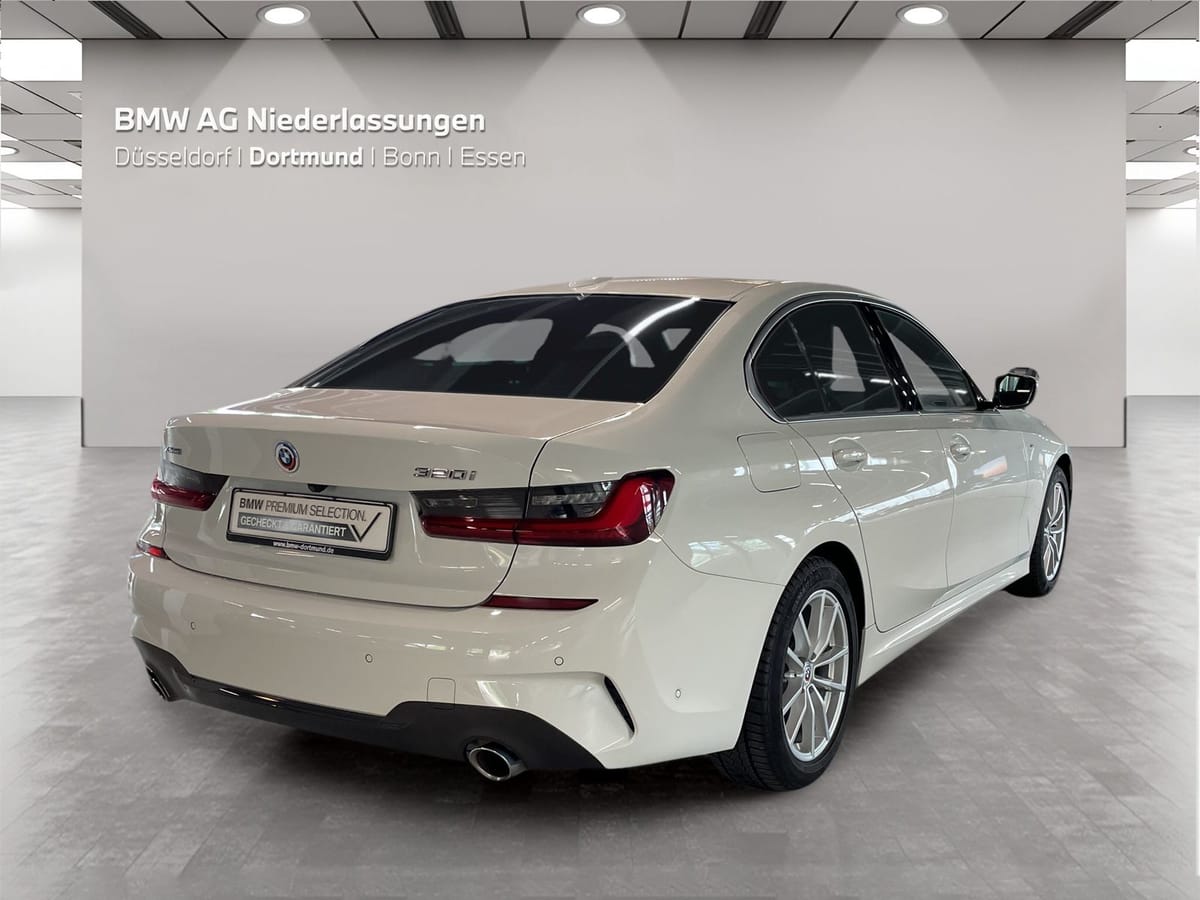 BMW 320i xDrive Limousine M Sport AHK Kamera HiFi foto 2