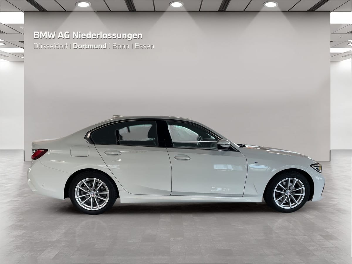 BMW 320i xDrive Limousine M Sport AHK Kamera HiFi foto 4