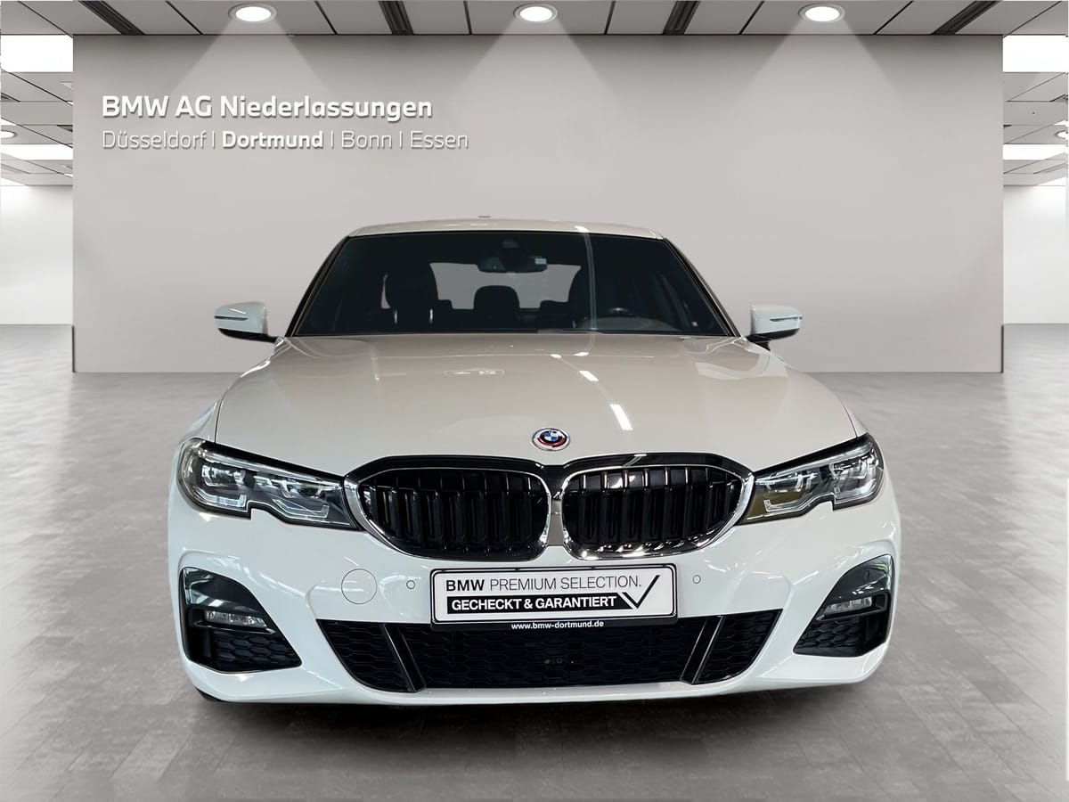 BMW 320i xDrive Limousine M Sport AHK Kamera HiFi foto 5