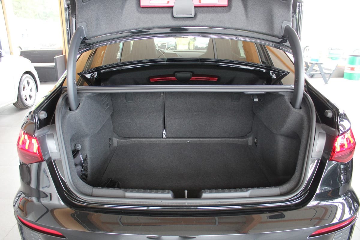 Audi S3 Lim. 2.0 TFSI quattro NAVI MATRIX VIRT foto 13