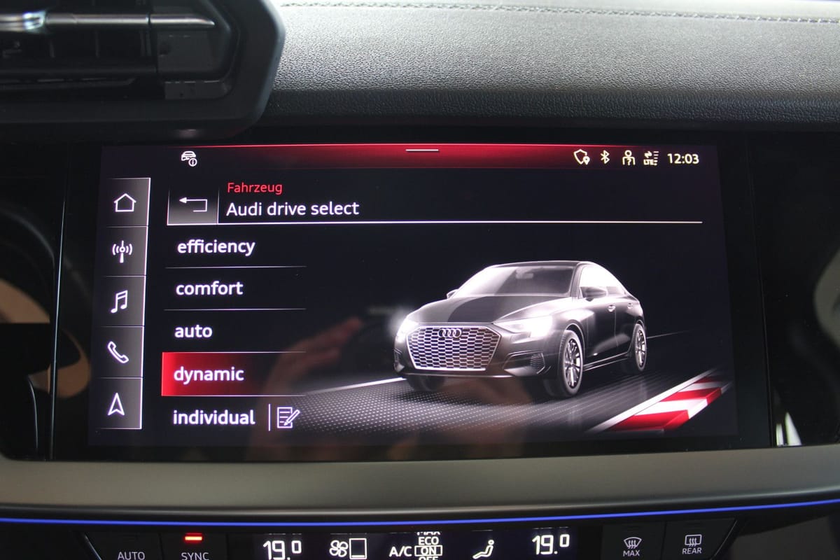Audi S3 Lim. 2.0 TFSI quattro NAVI MATRIX VIRT foto 17