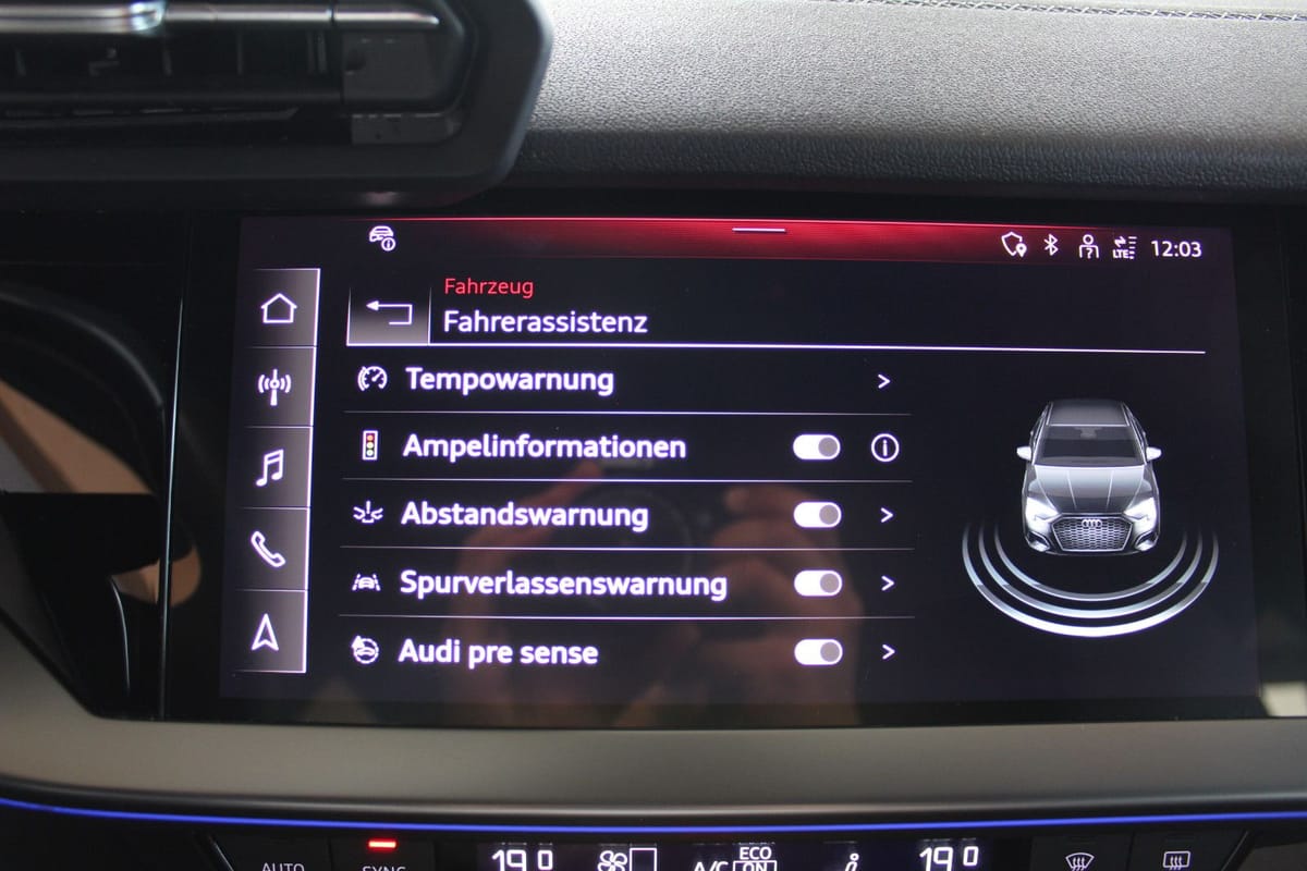 Audi S3 Lim. 2.0 TFSI quattro NAVI MATRIX VIRT foto 18