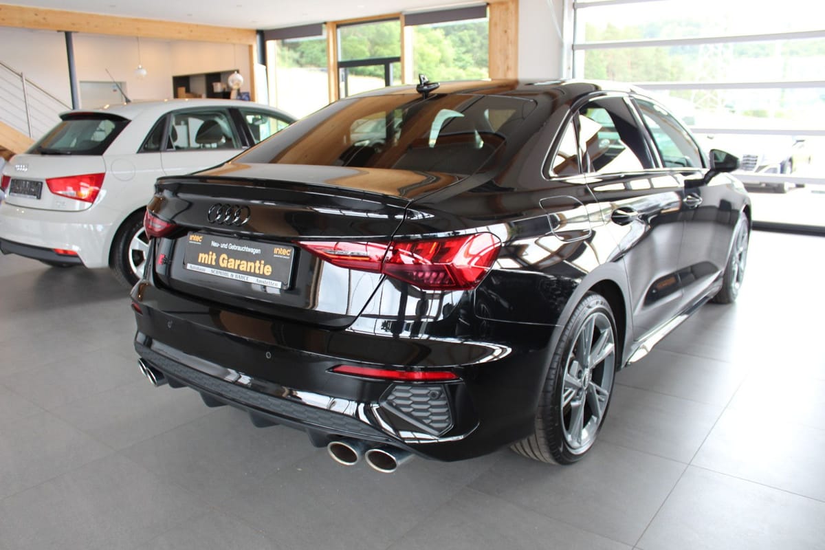 Audi S3 Lim. 2.0 TFSI quattro NAVI MATRIX VIRT foto 4