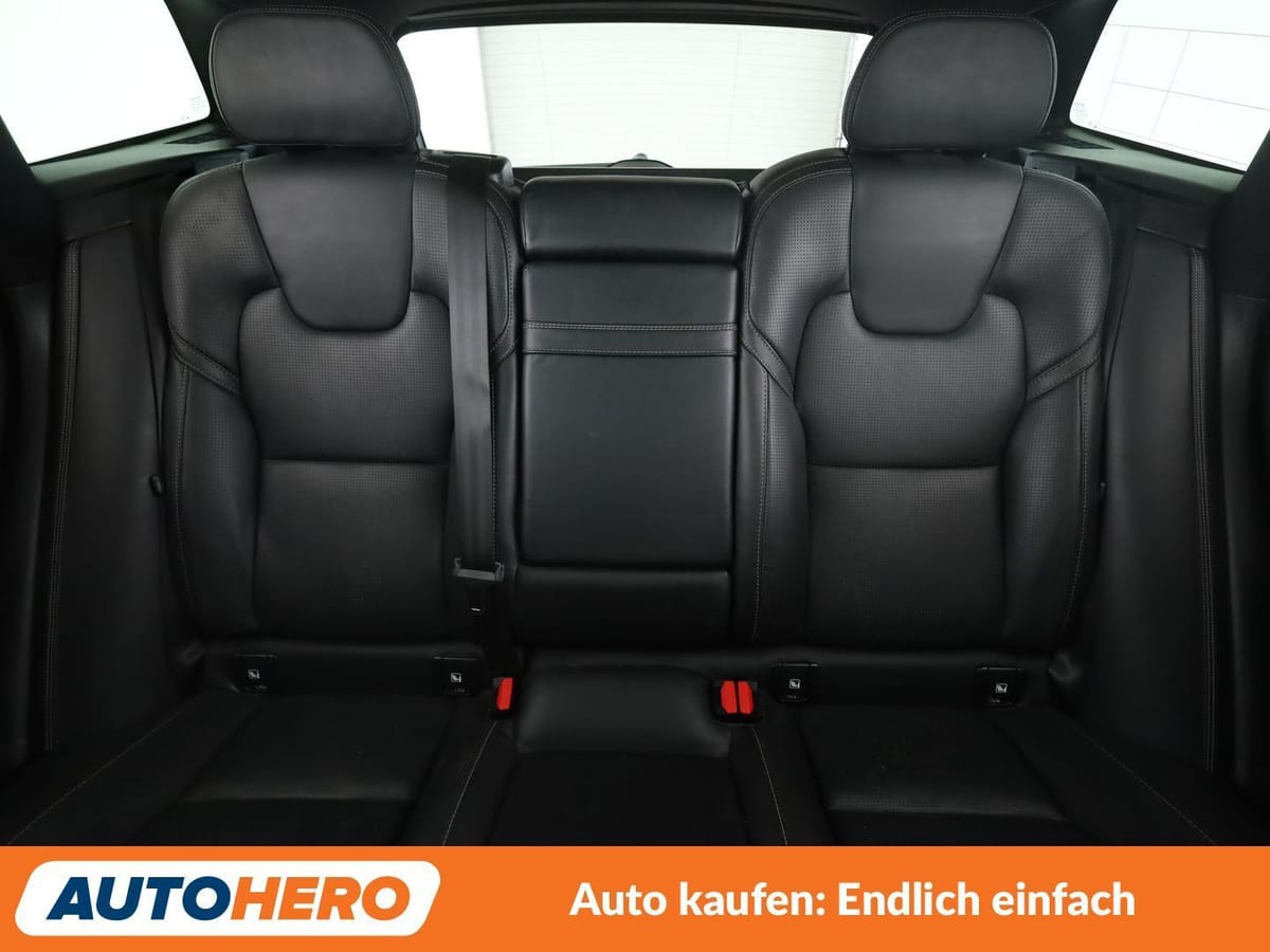 Volvo XC60 2.0 D5 R Design AWD Aut. NAVI HEAD-UP LED foto 16