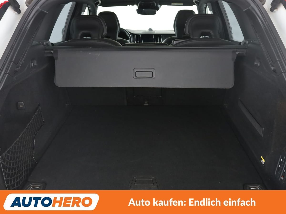 Volvo XC60 2.0 D5 R Design AWD Aut. NAVI HEAD-UP LED foto 18