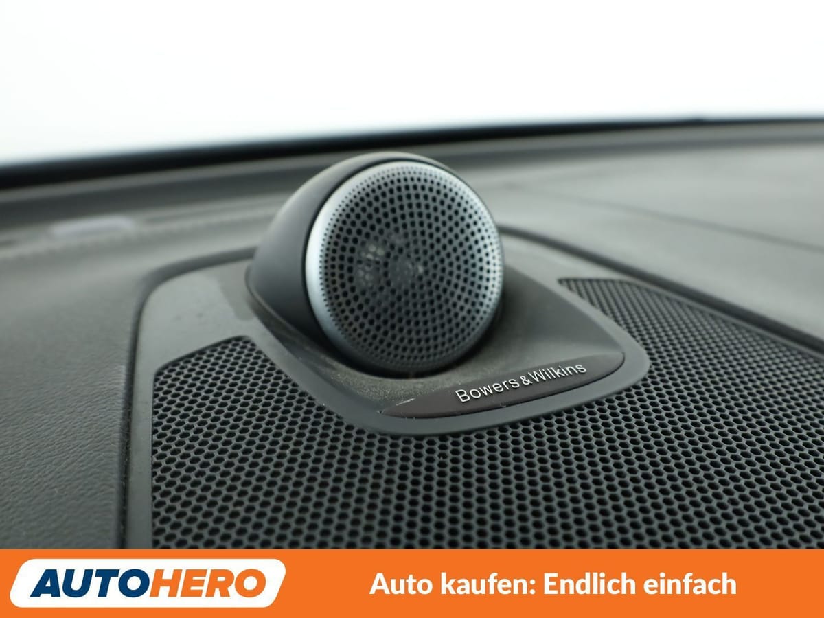 Volvo XC60 2.0 D5 R Design AWD Aut. NAVI HEAD-UP LED foto 25