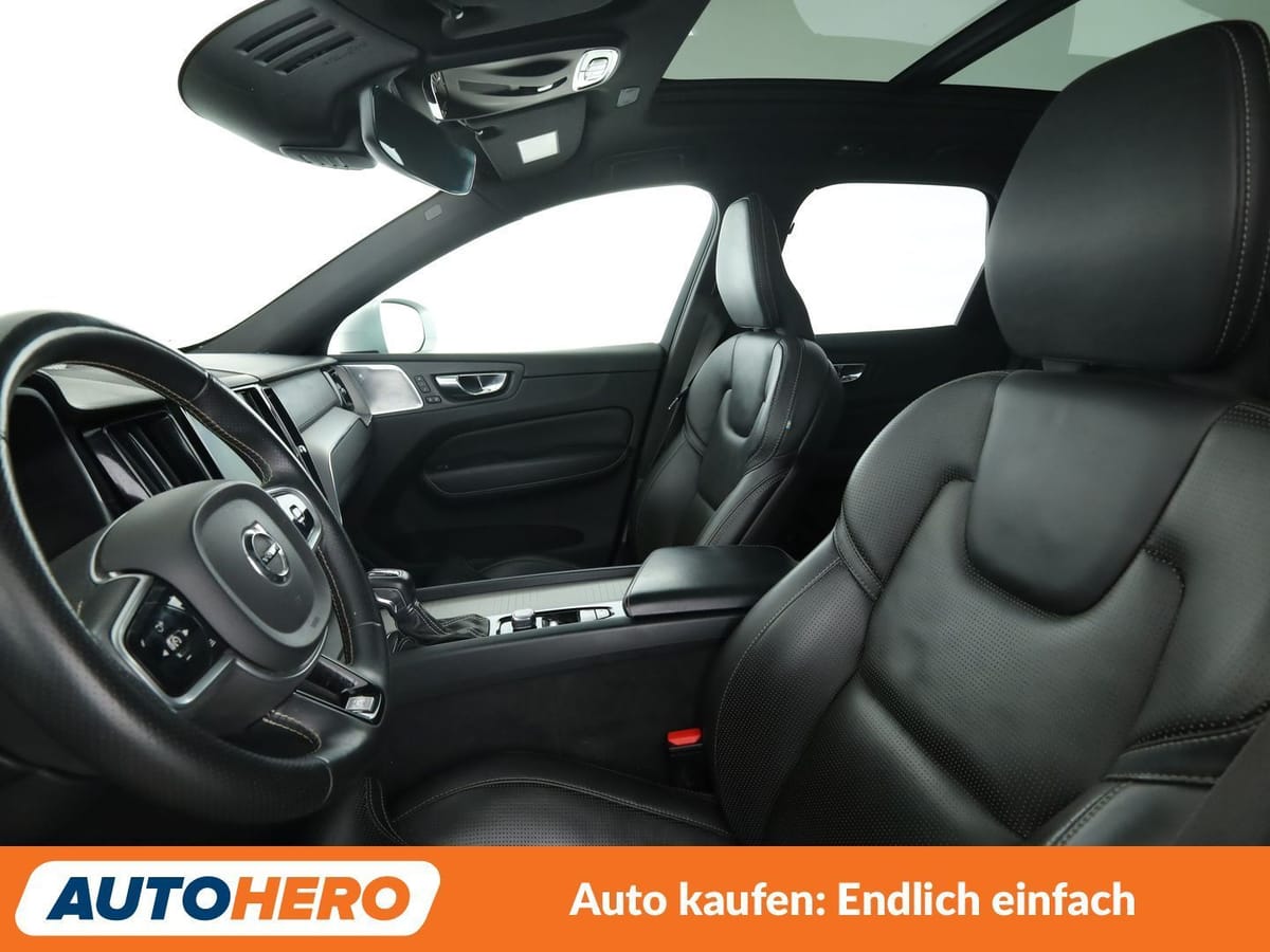 Volvo XC60 2.0 D5 R Design AWD Aut. NAVI HEAD-UP LED foto 10