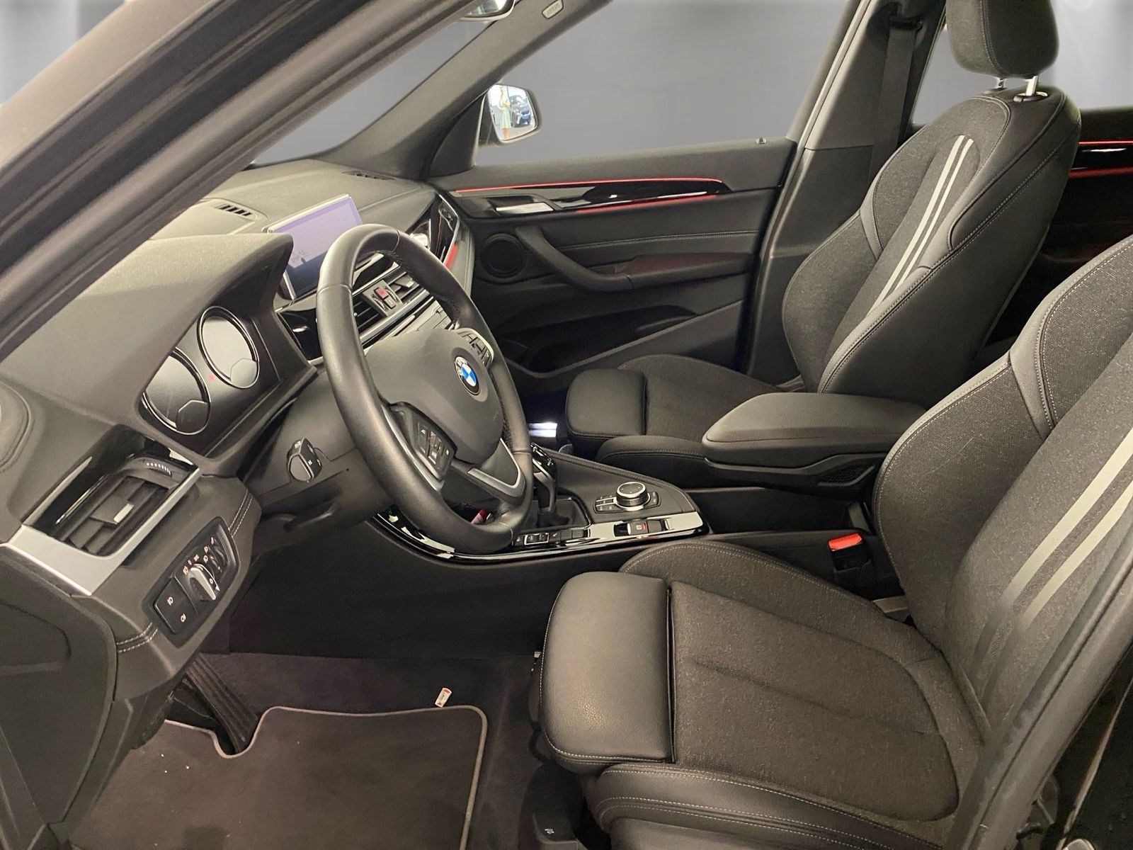 BMW X1 sDrive18i Sport Line Navi Kamera Pano.Dach foto 7