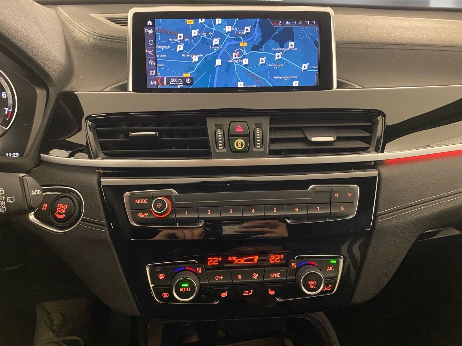 BMW X1 sDrive18i Sport Line Navi Kamera Pano.Dach foto 9