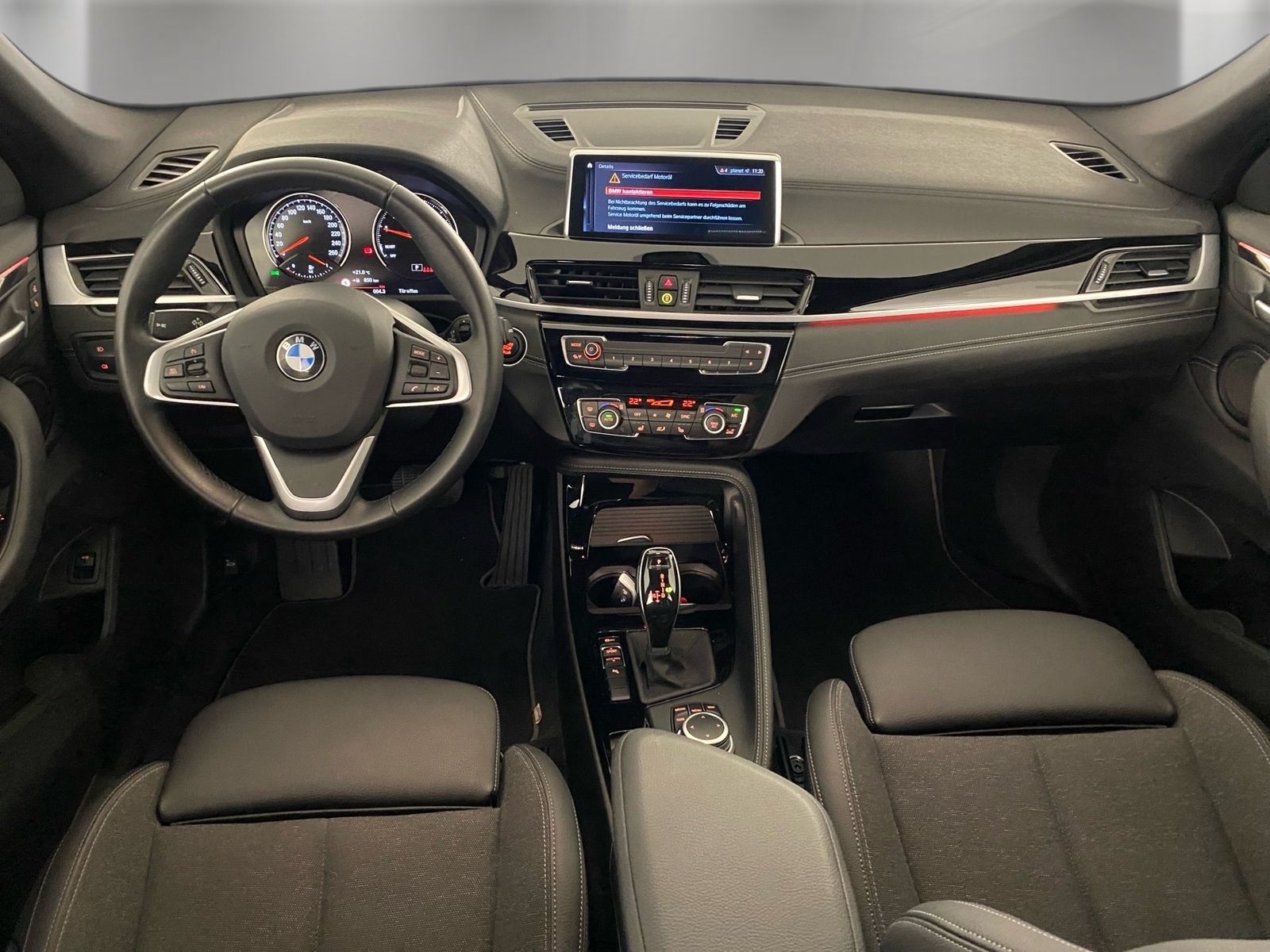 BMW X1 sDrive18i Sport Line Navi Kamera Pano.Dach foto 10