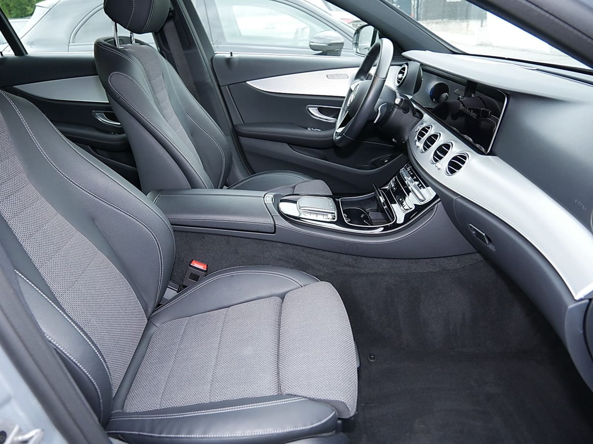 Mercedes-Benz E 300 e Limousine Avantgarde Multi-Beam Ambiente foto 5