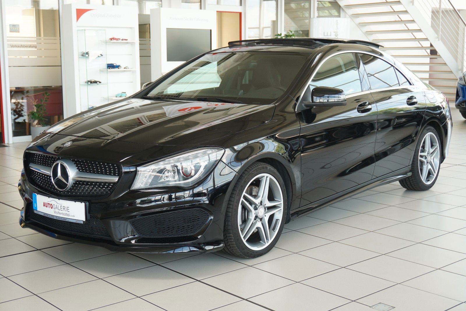 Mercedes-Benz CLA 220 CDI AMG Line Pano Xenon Standhzg foto 2