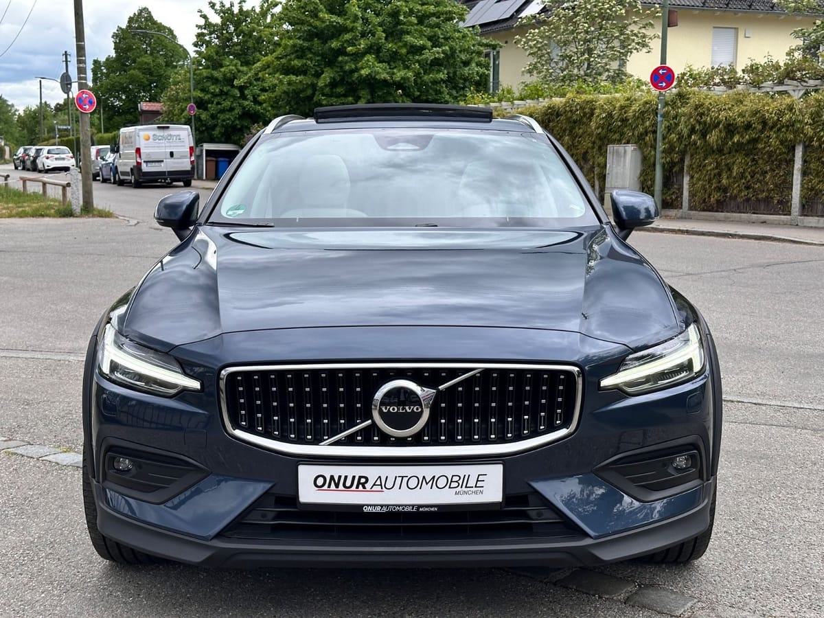 Volvo V60 Cross Country Plus AWD Navi Leder Pano ACC foto 2