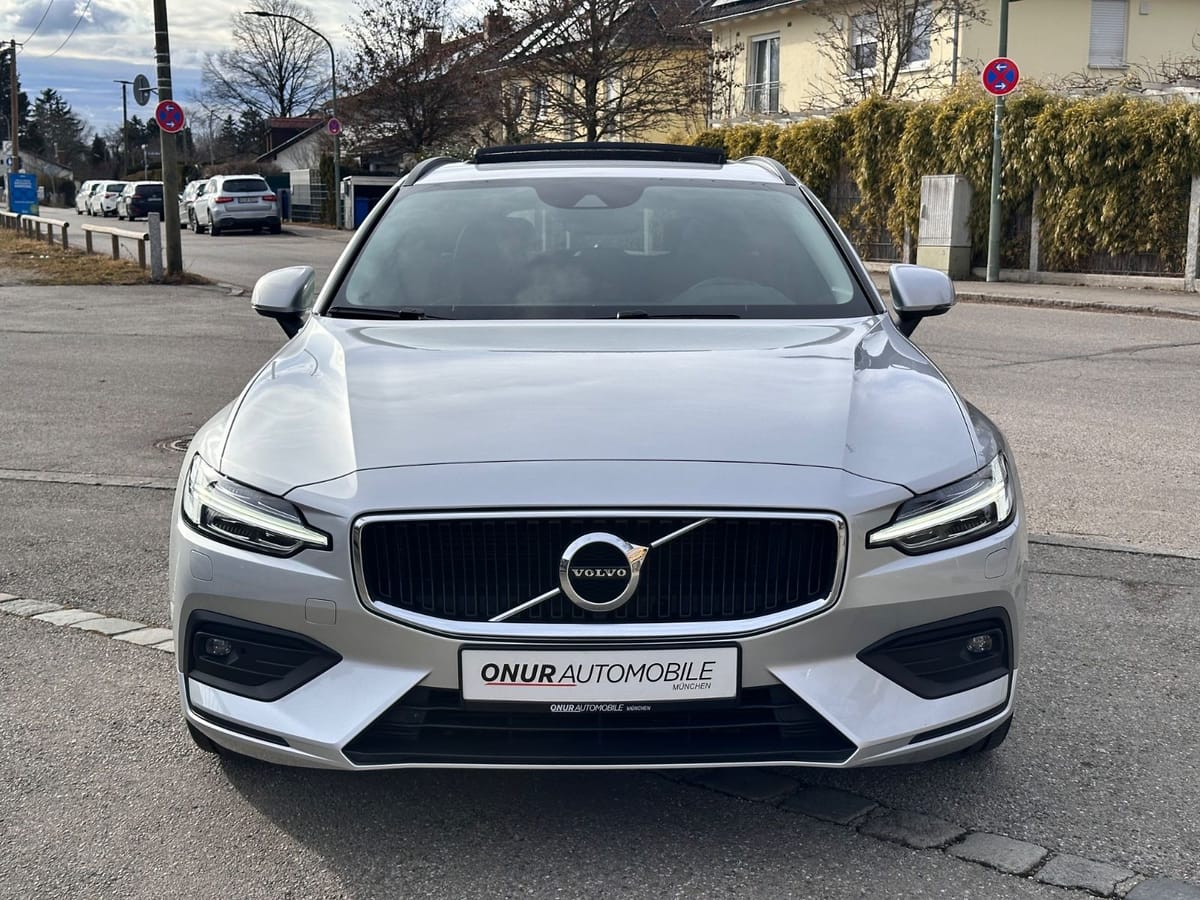 Volvo V60 Kombi Momentum Pro Navi Leder Pano H&K foto 2