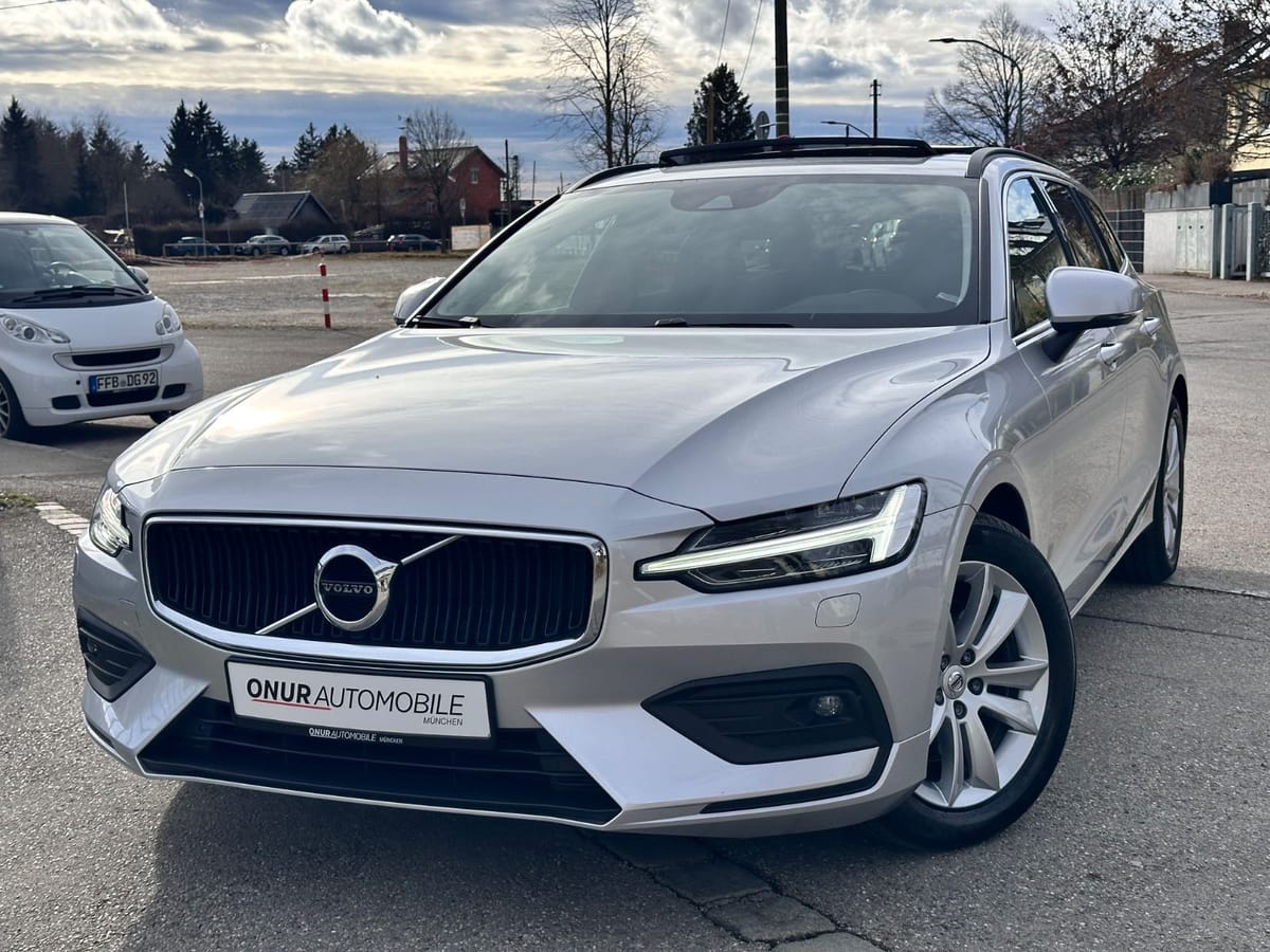 Volvo V60 Kombi Momentum Pro Navi Leder Pano H&K foto 3