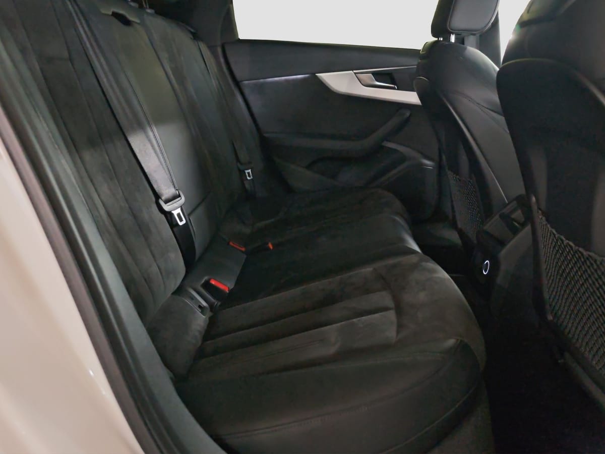 Audi A4 Avant 3.0 TDI qu Business LED Pano ACC foto 16