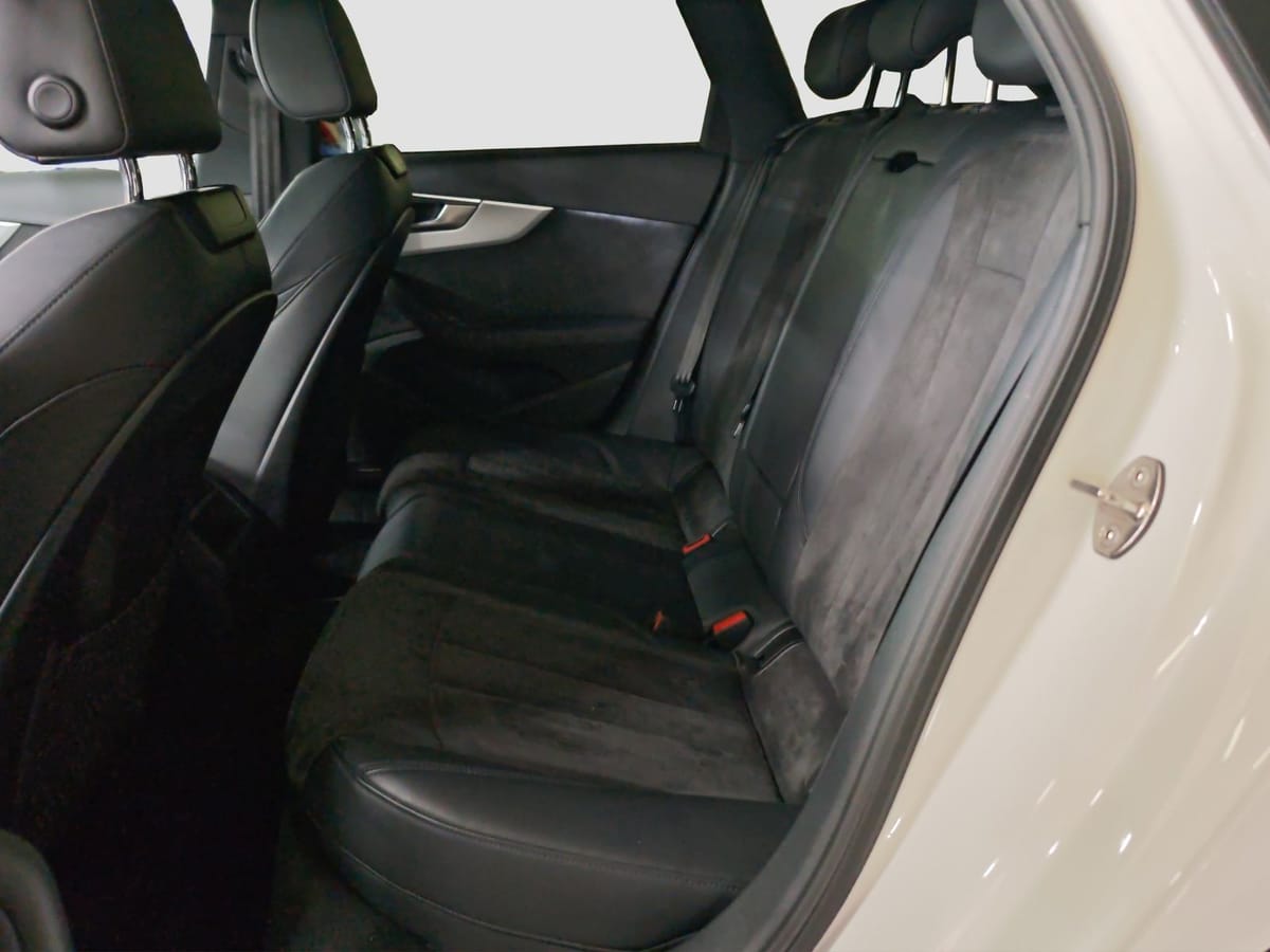 Audi A4 Avant 3.0 TDI qu Business LED Pano ACC foto 10