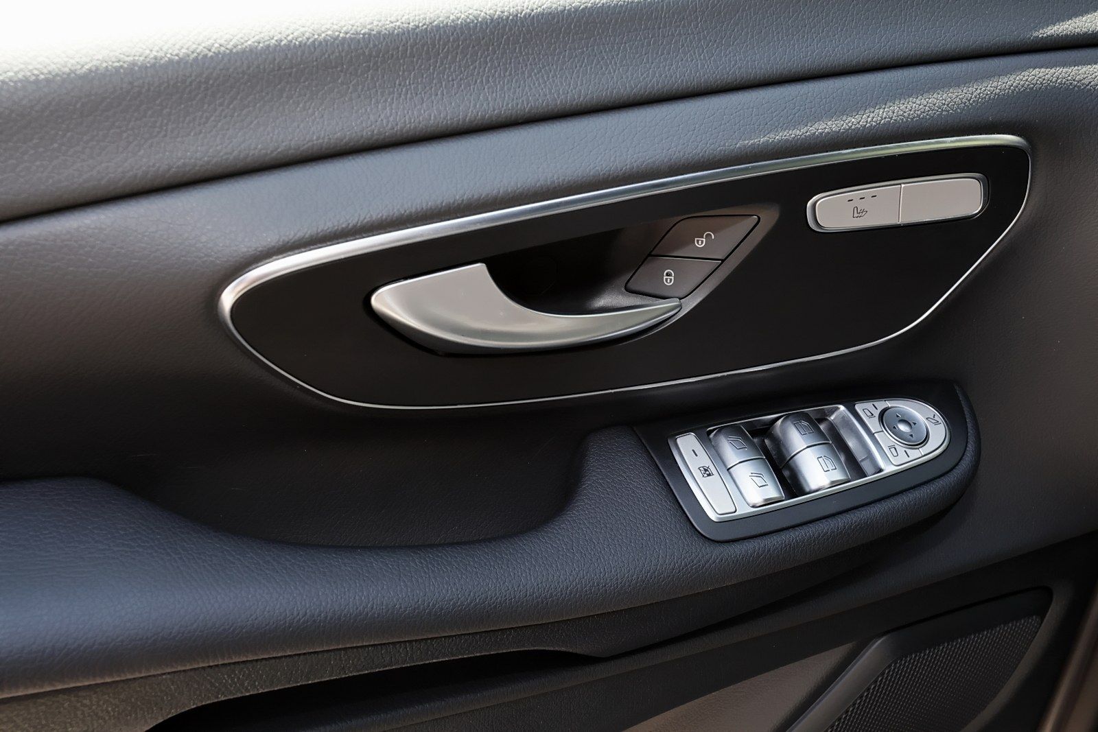 Mercedes-Benz V 300 4MATIC AMG KOMPAKT TISCH DISTRONIC AHK foto 15