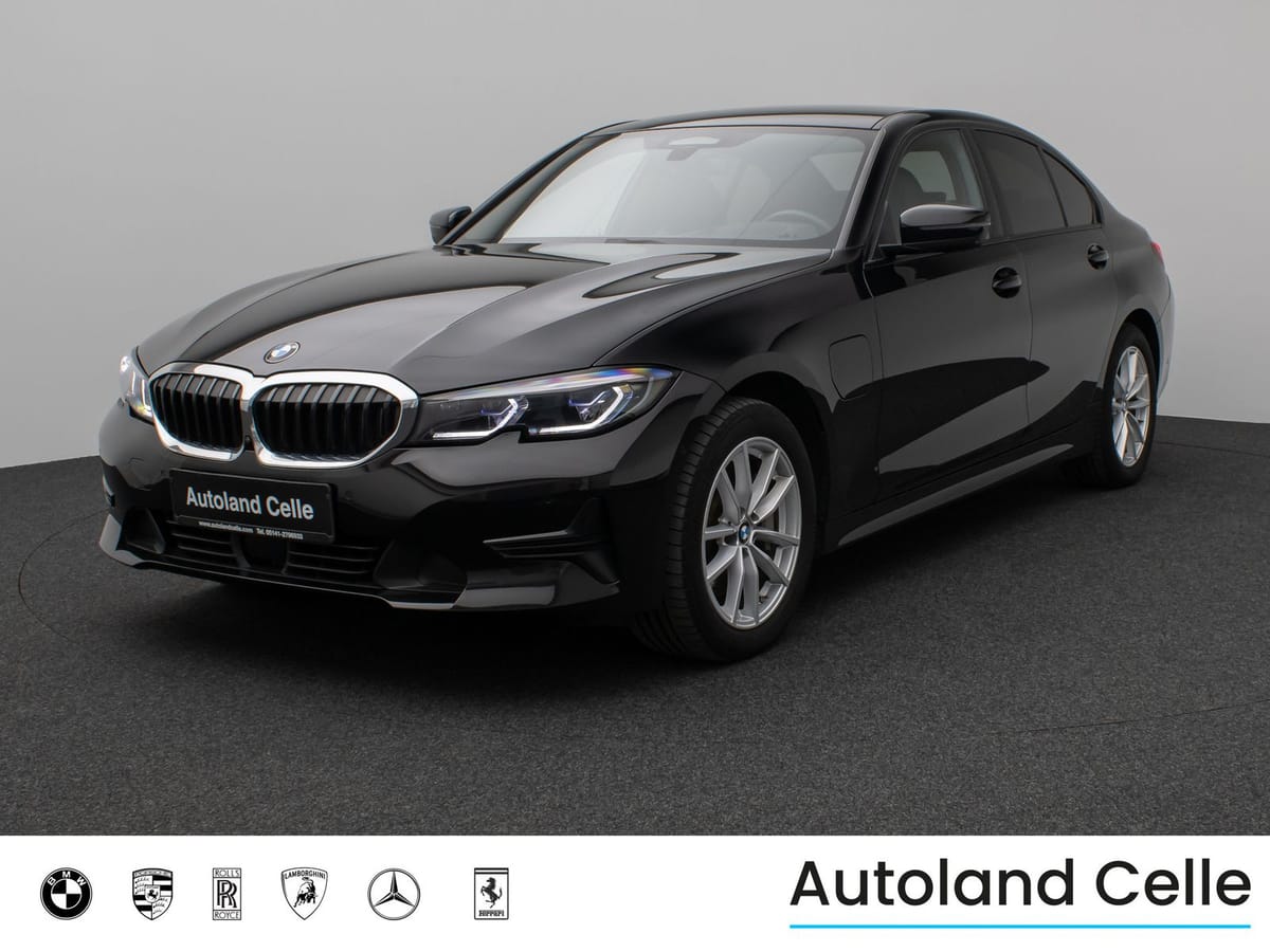 BMW 330e 2021