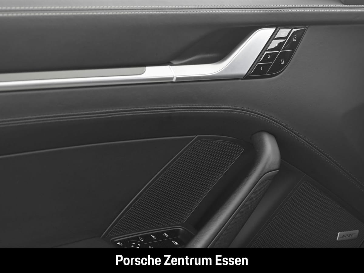 Porsche 992 911 Carrera 4S / LED Schaltwipp. Rückfahrkam foto 24