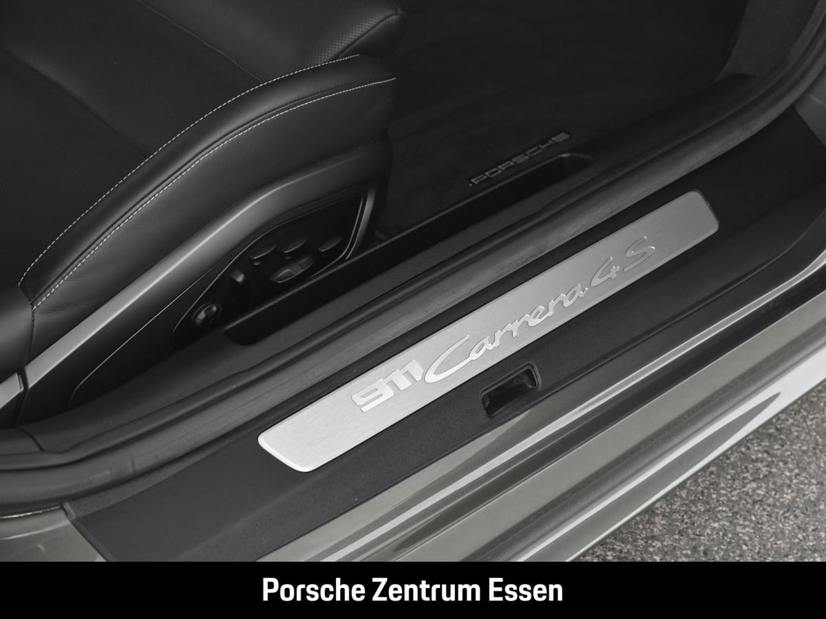 Porsche 992 911 Carrera 4S / LED Schaltwipp. Rückfahrkam foto 9