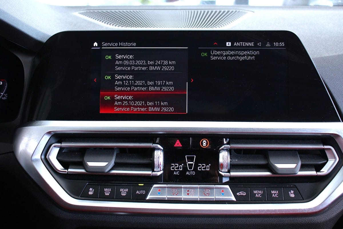BMW M3 xDrive Competition (G80) Laser Carbon H&K HUD foto 19