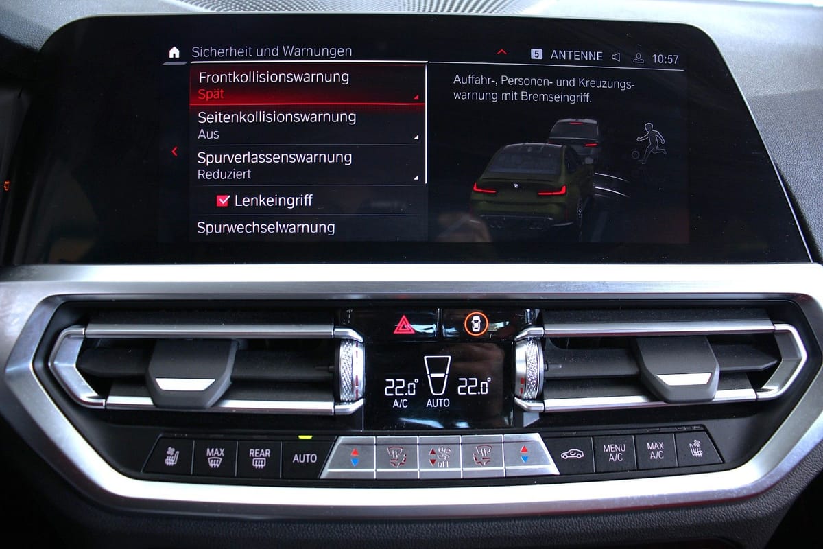 BMW M3 xDrive Competition (G80) Laser Carbon H&K HUD foto 22