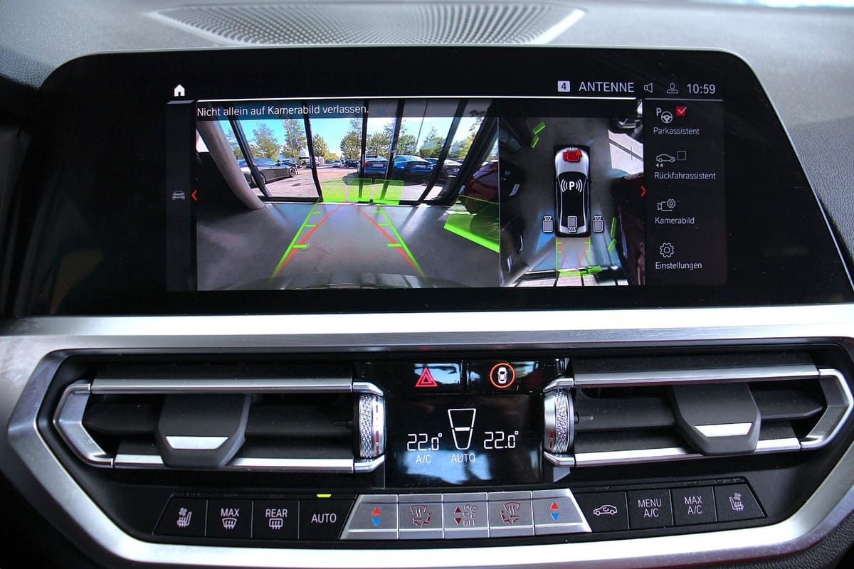 BMW M3 xDrive Competition (G80) Laser Carbon H&K HUD foto 23