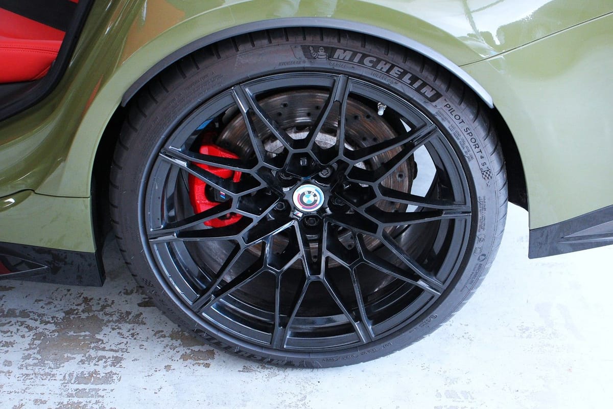 BMW M3 xDrive Competition (G80) Laser Carbon H&K HUD foto 9