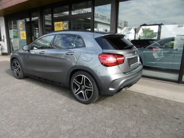 Mercedes-Benz GLA 200,AMG Line Automatik NAVI,19Zoll foto 4