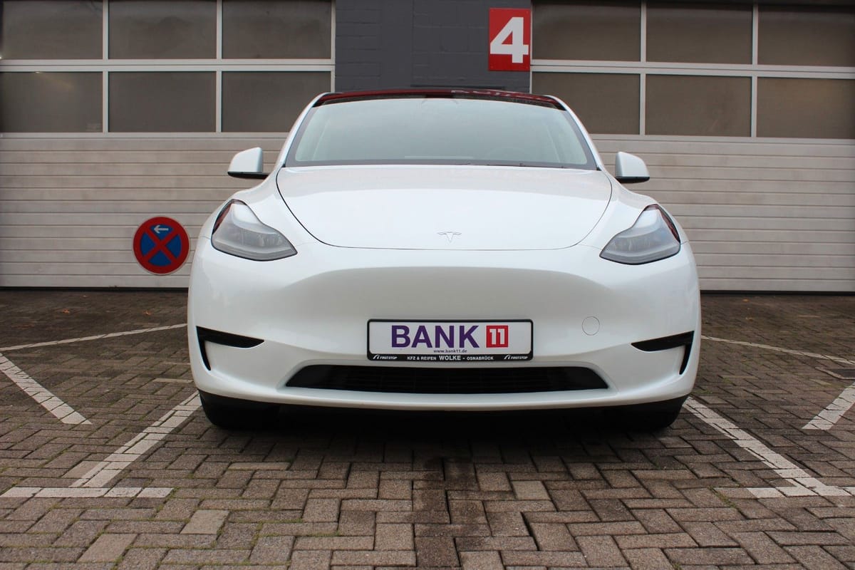 Tesla Model Y Basis RWD foto 3