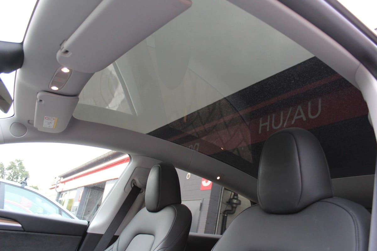 Tesla Model Y Basis RWD foto 8