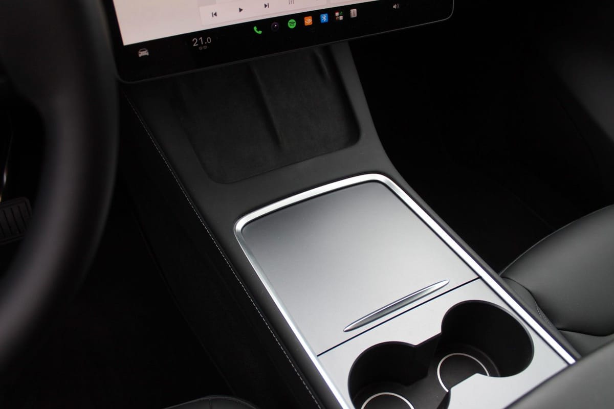 Tesla Model Y Basis RWD foto 10