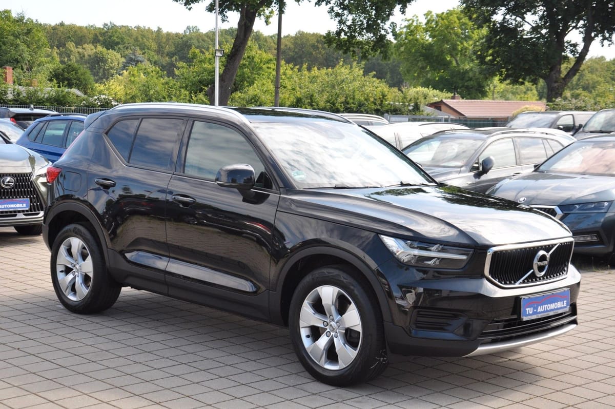 Volvo XC40 2.0 T4 Momentum Pro LED-AHK-KAM-SOUNDSYSTEM
