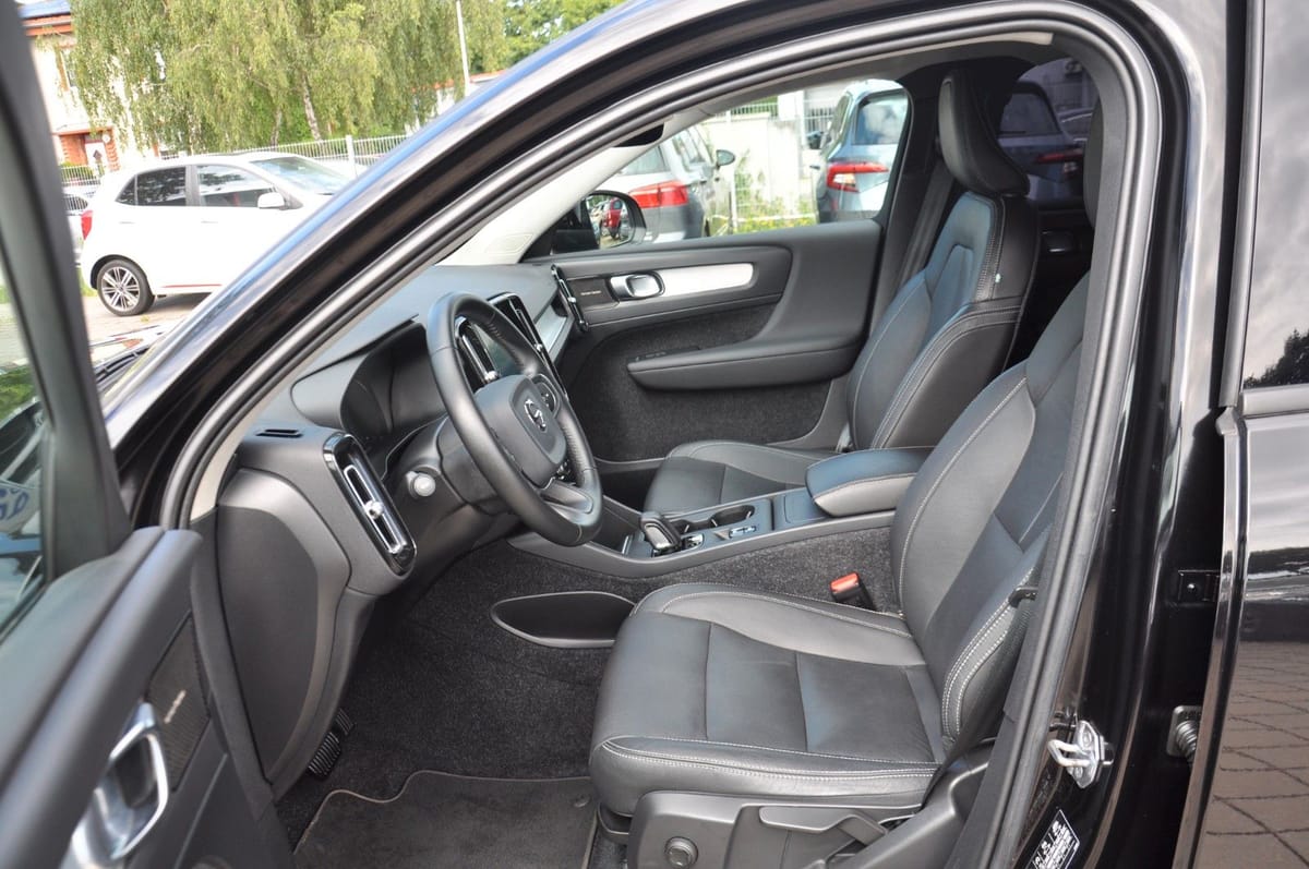 Volvo XC40 2.0 T4 Momentum Pro LED-AHK-KAM-SOUNDSYSTEM foto 17