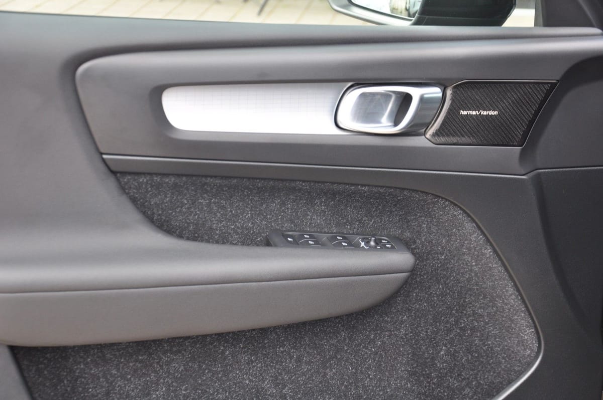 Volvo XC40 2.0 T4 Momentum Pro LED-AHK-KAM-SOUNDSYSTEM foto 19