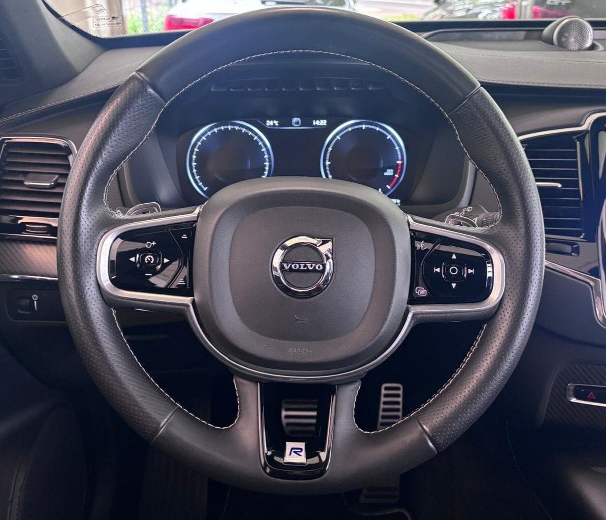 Volvo XC90 AWD R-Design 7-Sitzer 360° Key-GO Pano B&W foto 18