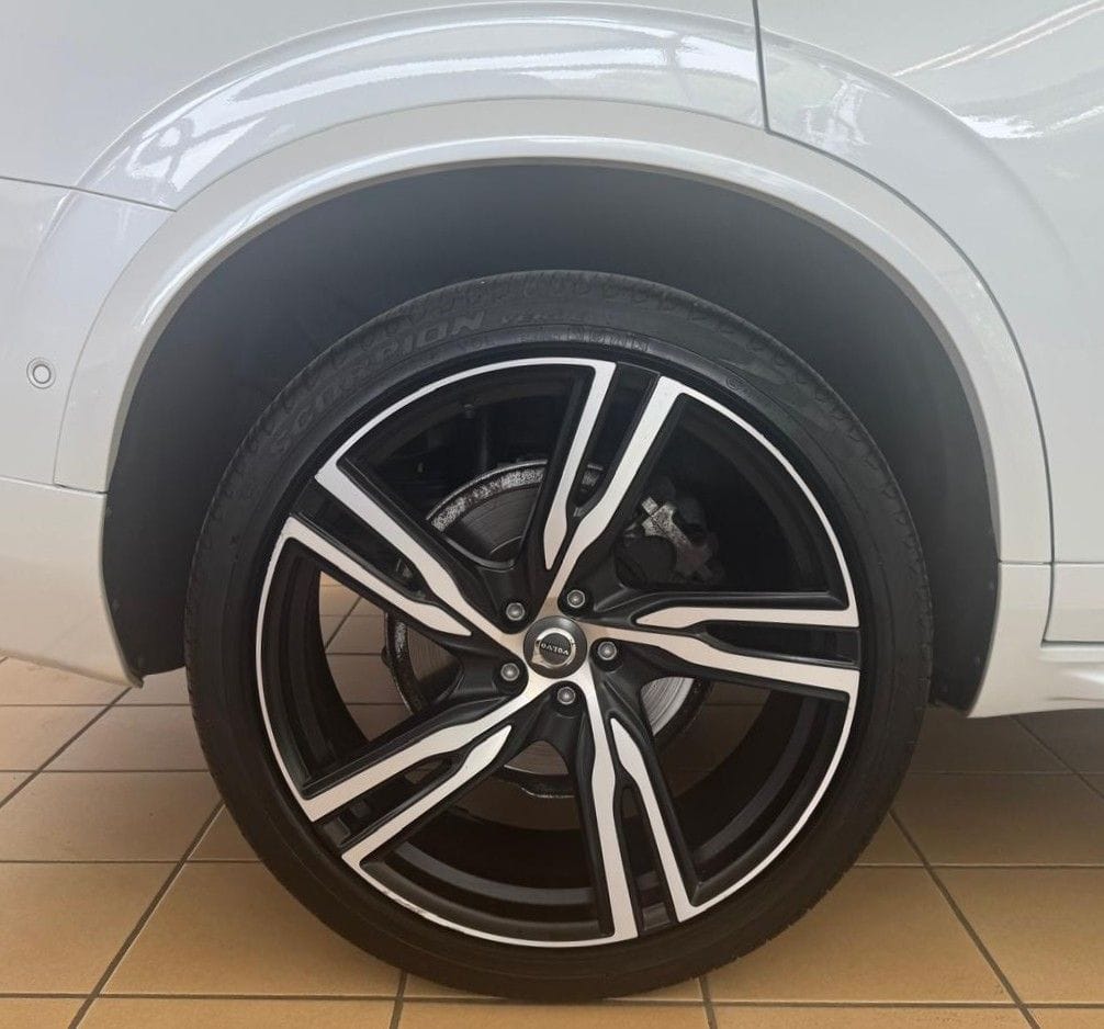 Volvo XC90 AWD R-Design 7-Sitzer 360° Key-GO Pano B&W foto 21