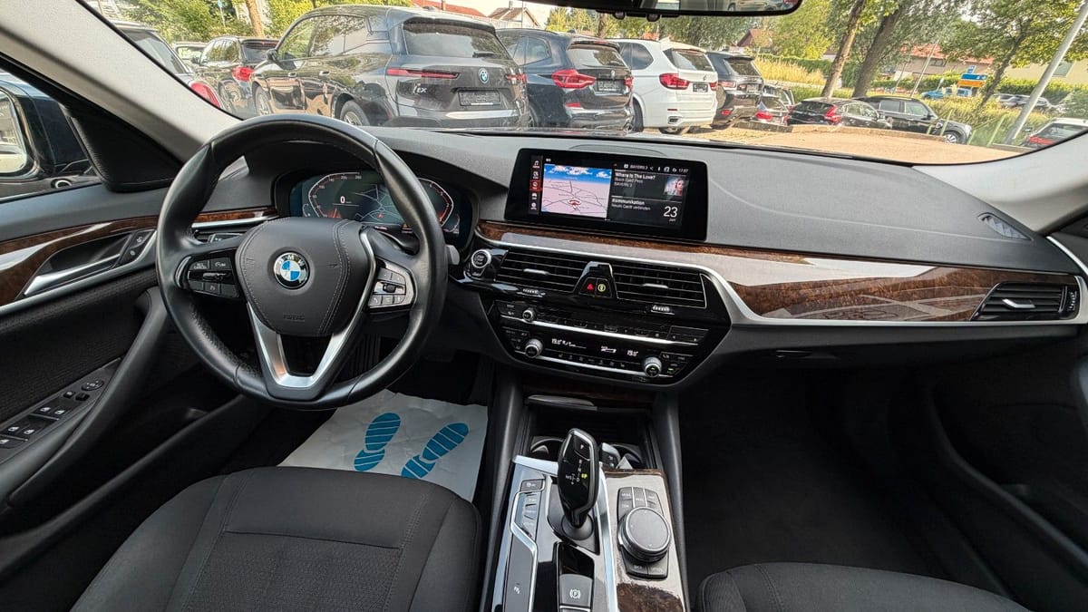 BMW 530d Touring HeadUp Komfort Kamera LED foto 13