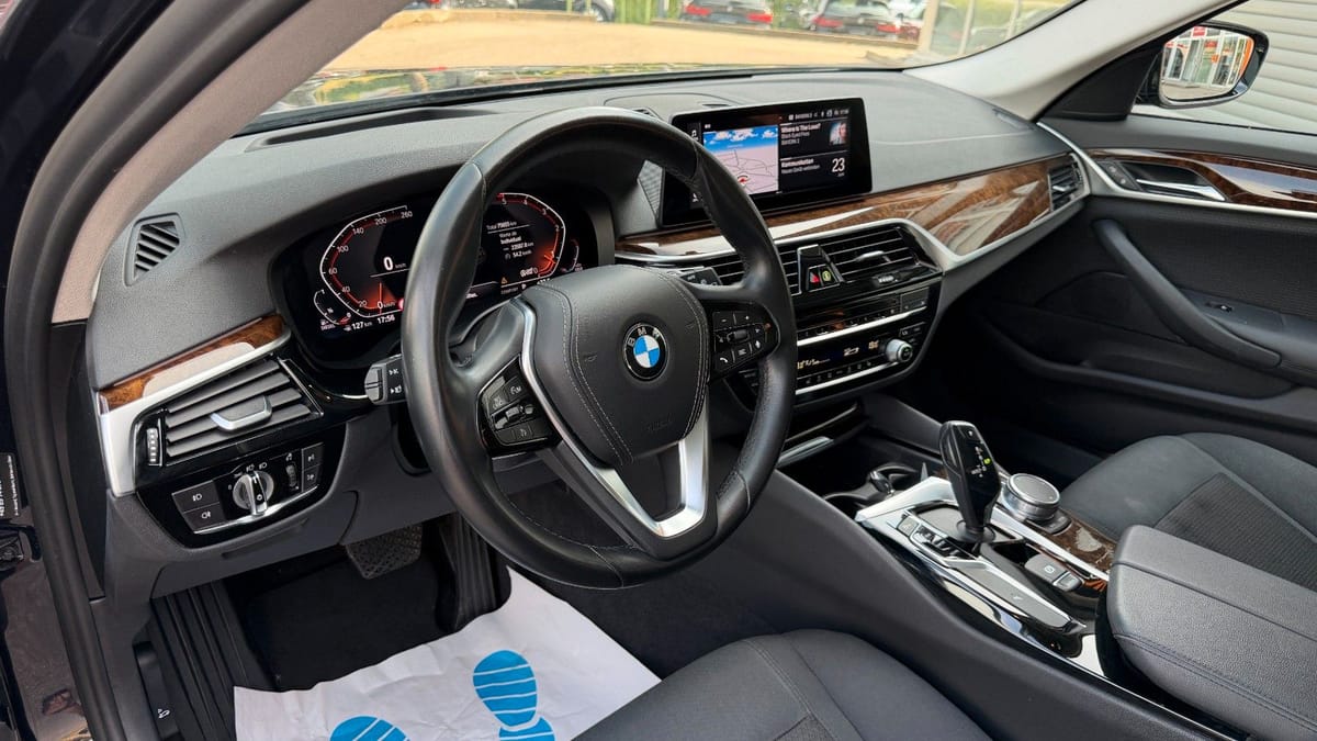 BMW 530d Touring HeadUp Komfort Kamera LED foto 9