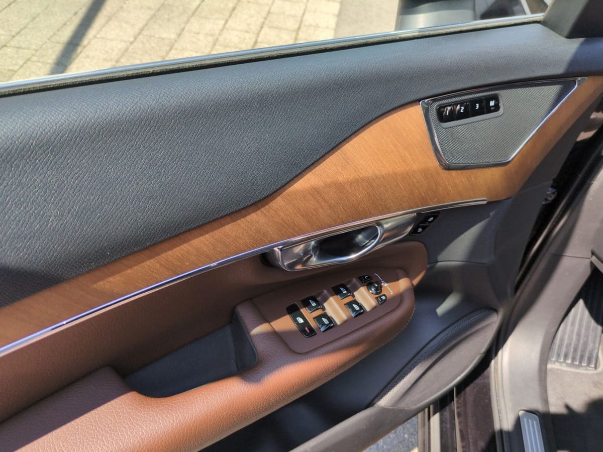 Volvo XC90 B5 (Diesel) Momentum Pro AWD Automatik Navi foto 9