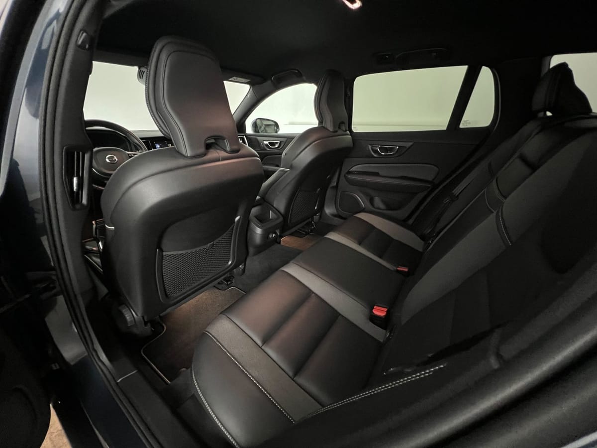 Volvo V60 R Design 310PS NUR 96.tKM 2.HD HK foto 13